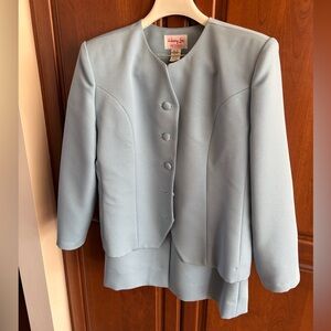 Beautiful Henry Lee two piece suit.